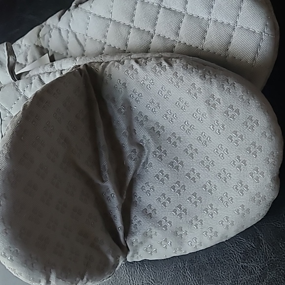 KitchenAid Mini Mitts - Picture 3 of 9